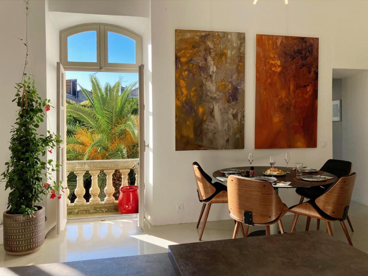 Appartement A La Roquette, Dans L'Hotel De Divonne, Classe. Arles Exterior foto